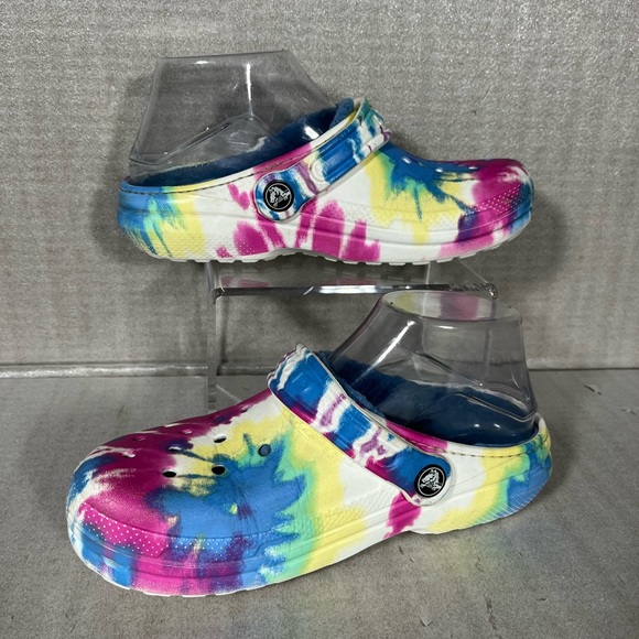 Crocs Kids Lined Tie-Dye Graphic Multicolor Clogs Size J3 - Picture 2 of 6